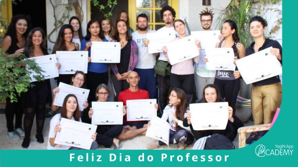 Professores de Yoga Formados em 2019 com o certificado do Curso de Formação em Yoga